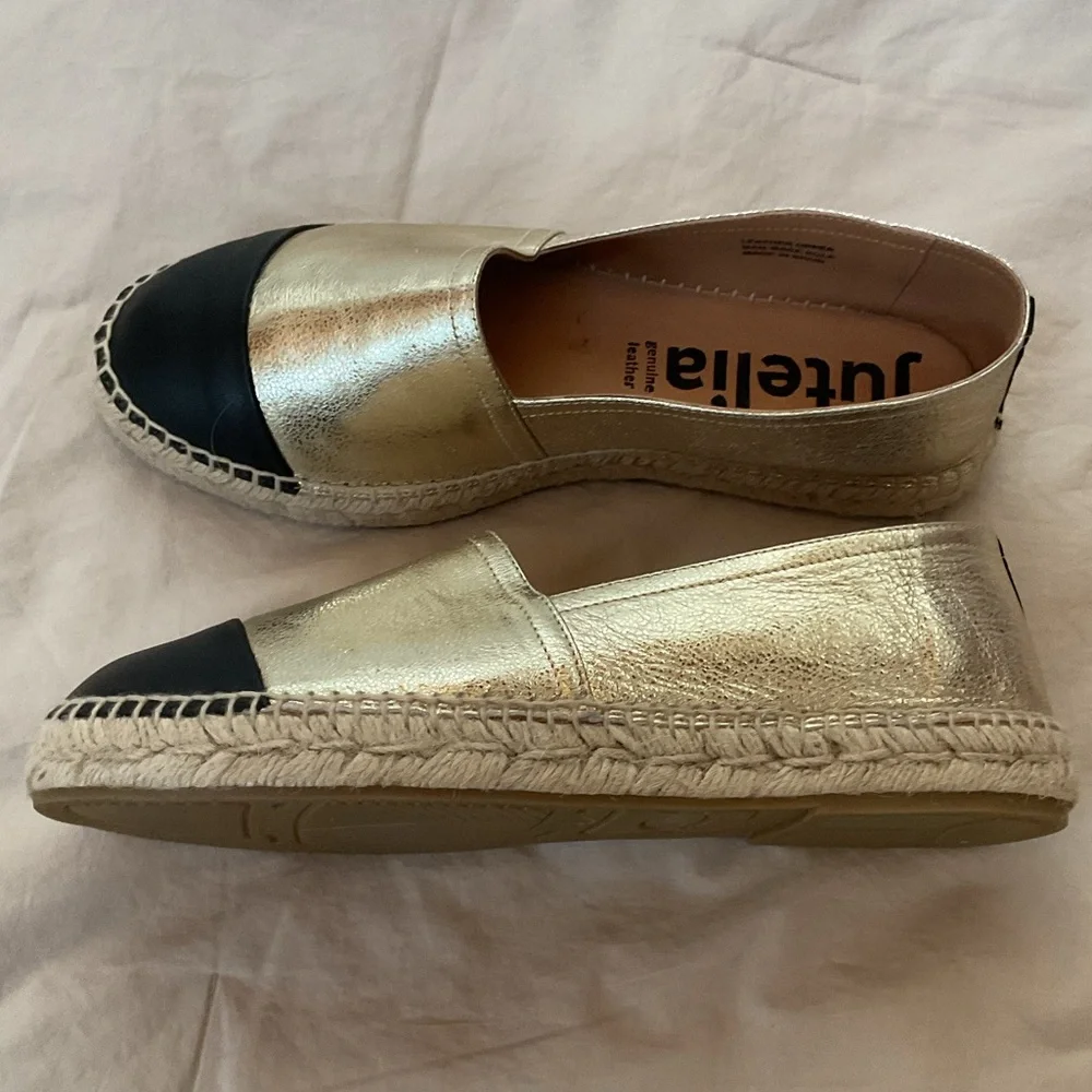 Jutelia Gold Espadrille Flats with Black Toe, 39